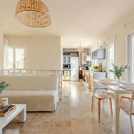 The Oasis Huge Sun Terrace Фуэнхирола