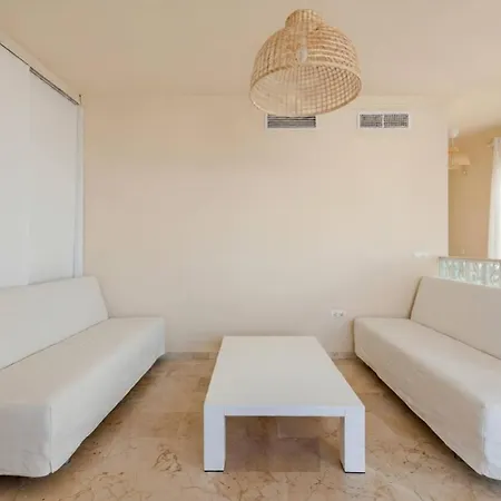 The Oasis Huge Sun Terrace Фуэнхирола